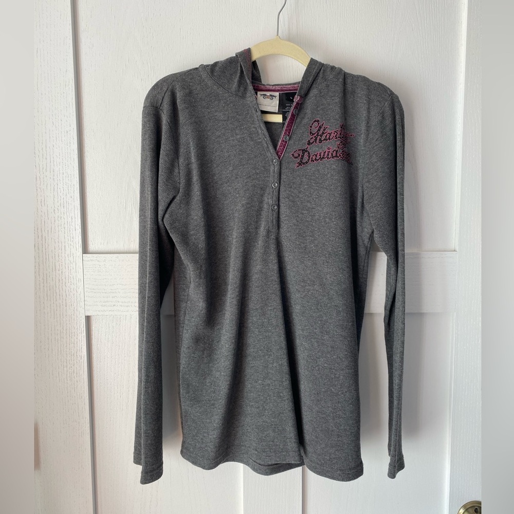 Women’s large Harley Davidson long sleeve hooded shirt